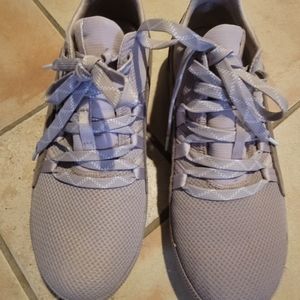 Sorel out and about waterproof sneakers EUC perfect for spring